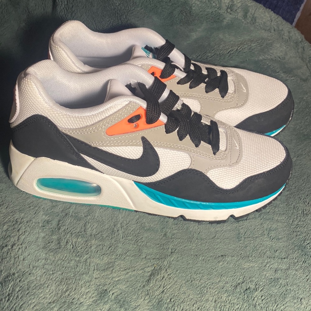 Womens Nike Air Max Correlate